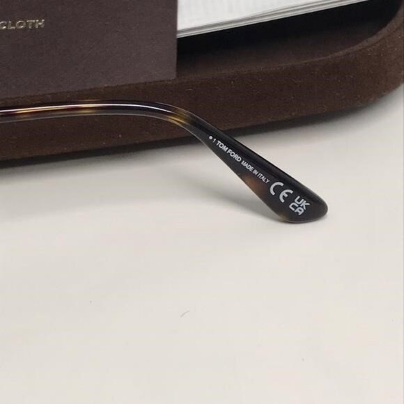 Tom Ford TF818 08G Holden Aviator Sunglasses Gunmetal Brown Gradient Mirror 60mm - Picture 3 of 11